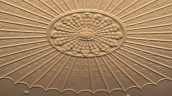 Ceiling medallion